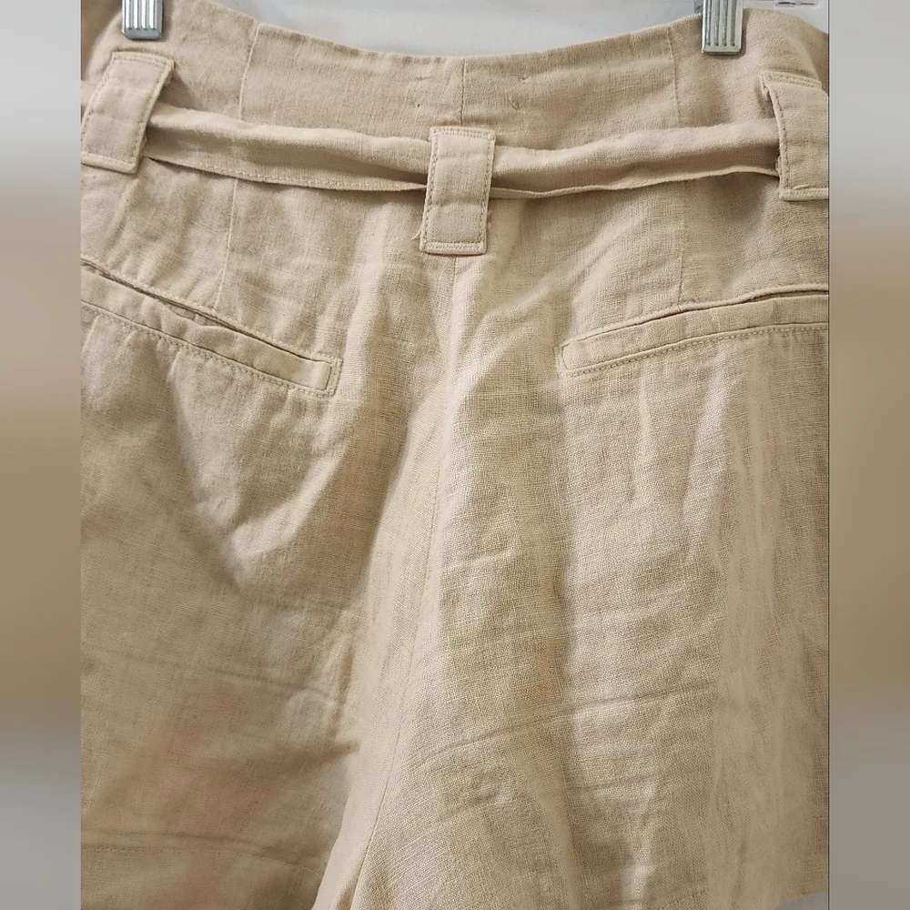 L'Agence Women's Tan Linen Shorts,‎ Size Medium.
